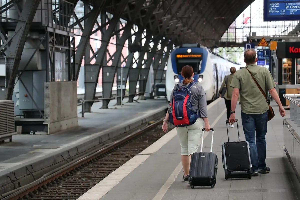 How to Plan a Multi-Day Hike on a Budget: UK Trains, Hostels and Pack Weight